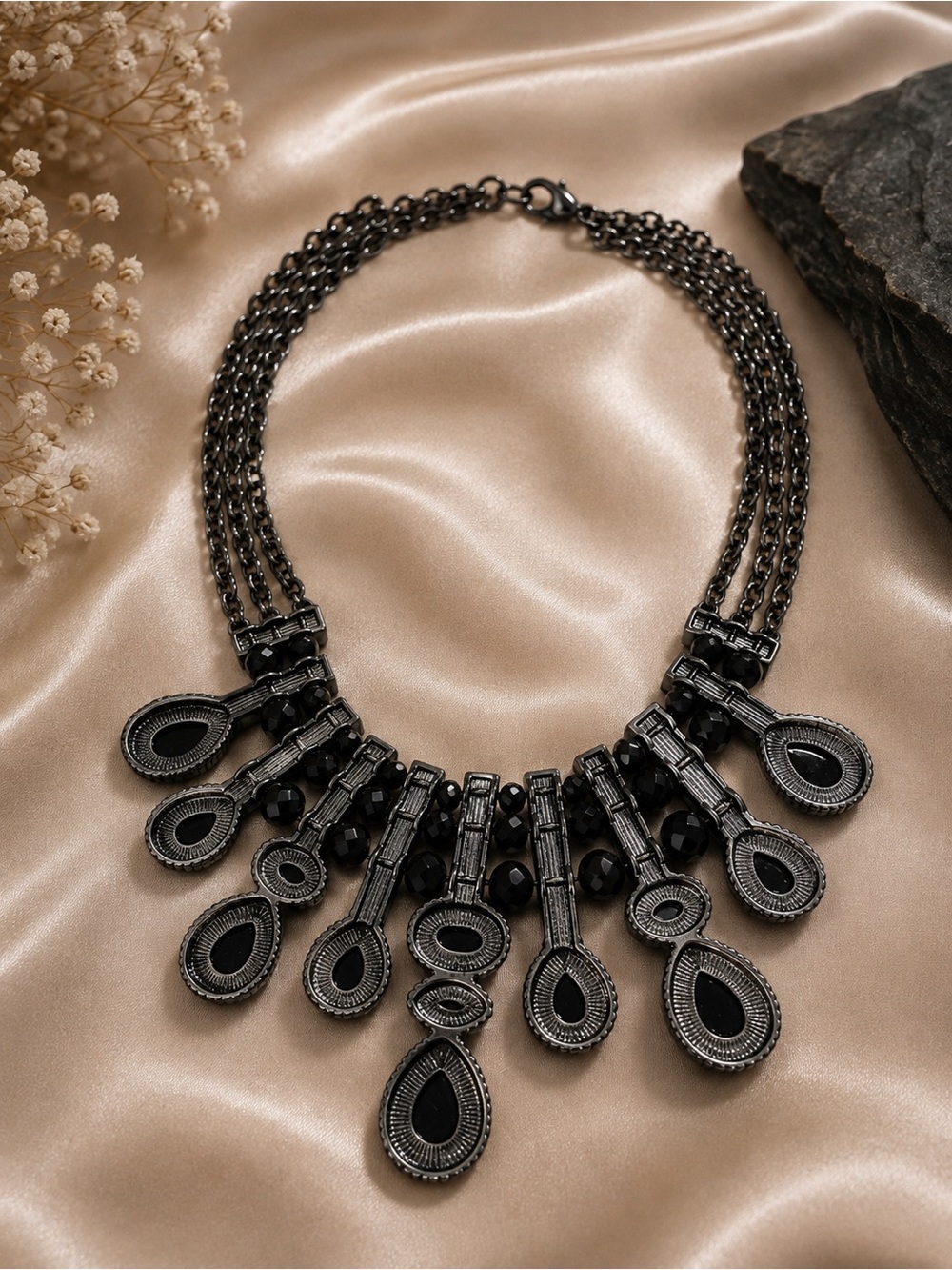 Elegant Black Statement Necklace - Women Jewelry - Picture 4 of 5